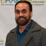 Dulles Area Association of Realtor members posing for their association photograph